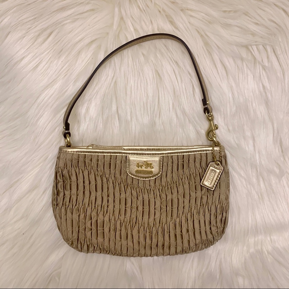 Coach 47173 Madison Gathered Signature Wristlet